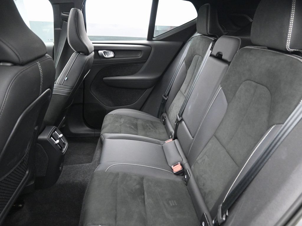 Used 2023 Volvo XC40 Recharge Ultimate w/ Protection Package Premier AWD/4WD image 34