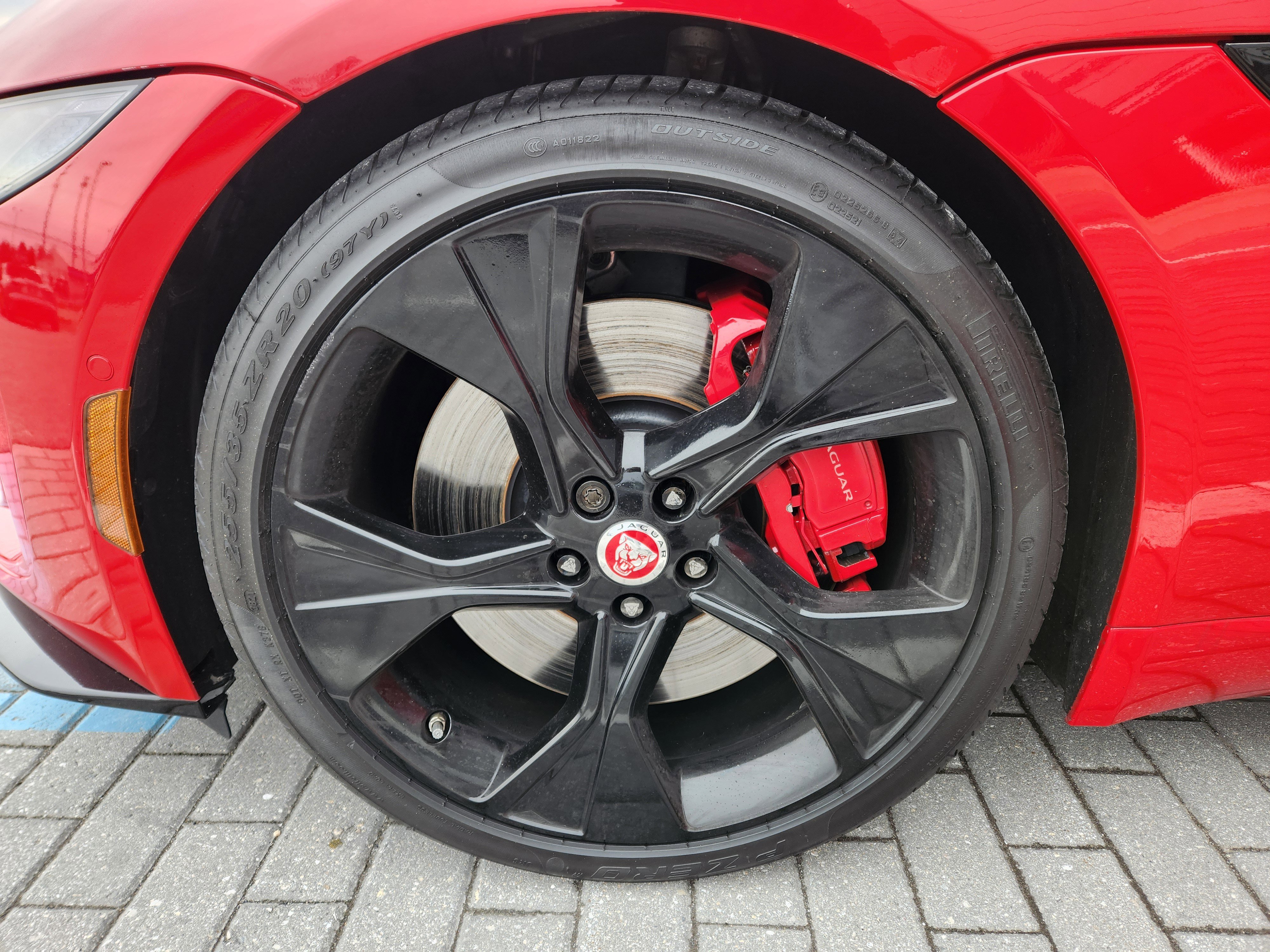 Certified 2022 Jaguar F-TYPE R-Dynamic image 7