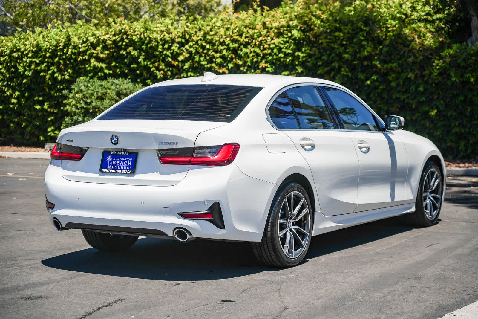 Used 2019 BMW 330i xDrive Sedan w/ Premium Package AWD/4WD image 6