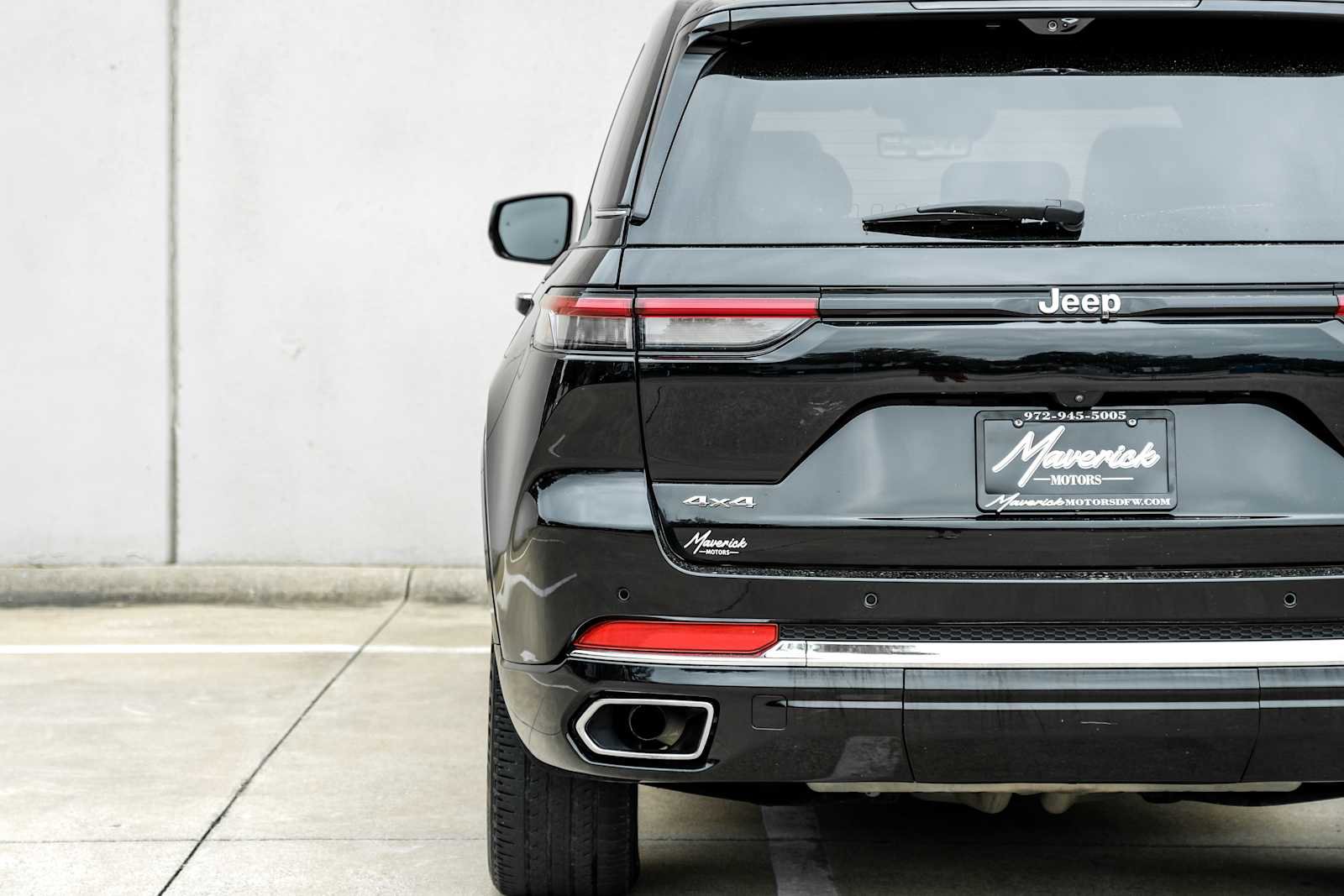 Used 2023 Jeep Grand Cherokee Overland w/ Luxury Tech Group IV AWD/4WD image 50