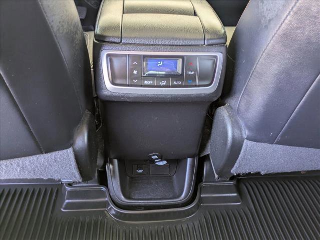 Used 2016 Toyota Highlander Limited image 18