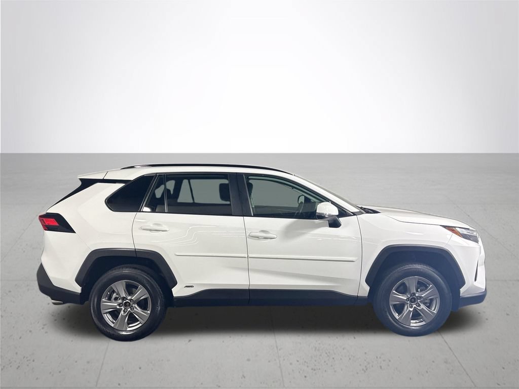 Used 2024 Toyota RAV4 LE AWD/4WD image 5
