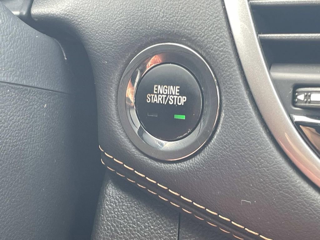 Used 2021 Chevrolet Trax LT w/ LT Convenience Package image 21