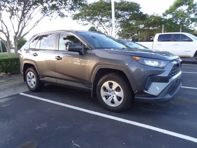 Used 2019 Toyota RAV4 LE w/ Carpet Mat Package FWD image 4