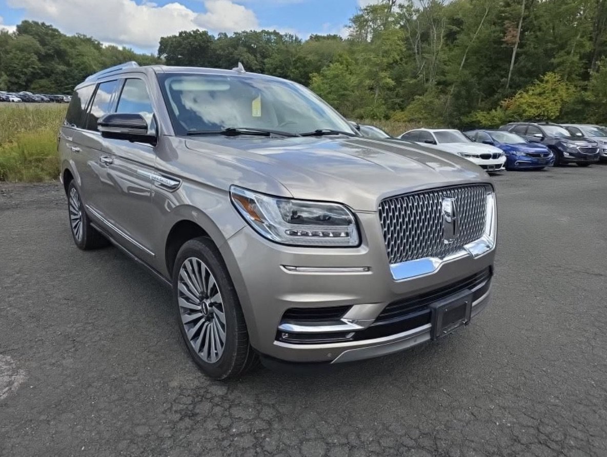 Used 2018 Lincoln Navigator Reserve AWD/4WD image 3