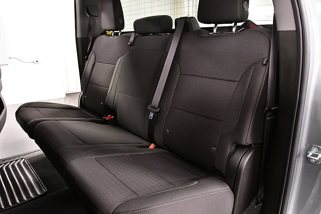 Used 2023 Chevrolet Silverado 1500 LT AWD/4WD image 29