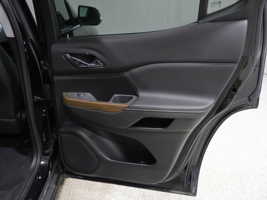 Used 2023 GMC Acadia SLE w/ LPO, Cargo Package image 21