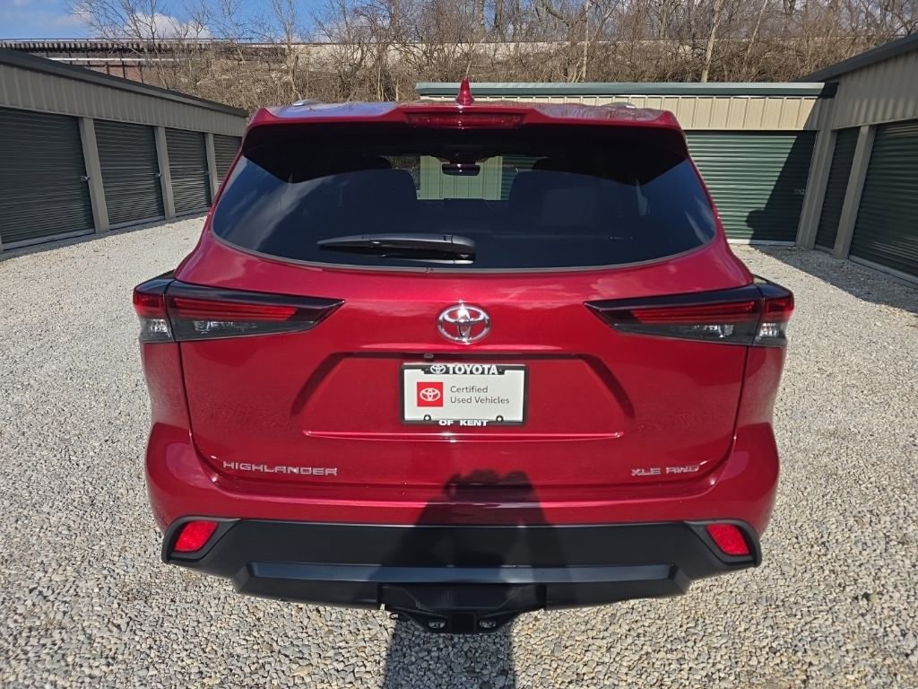 Certified 2026 Toyota Highlander XLE image 6