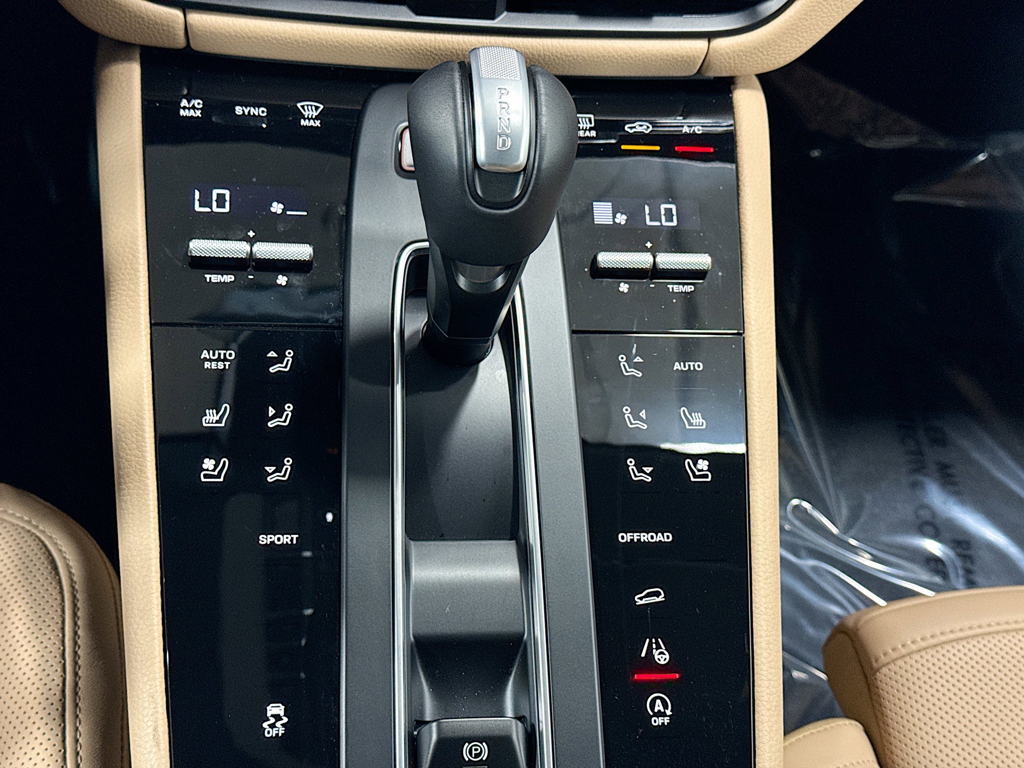 Certified 2026 Porsche Macan AWD/4WD image 33