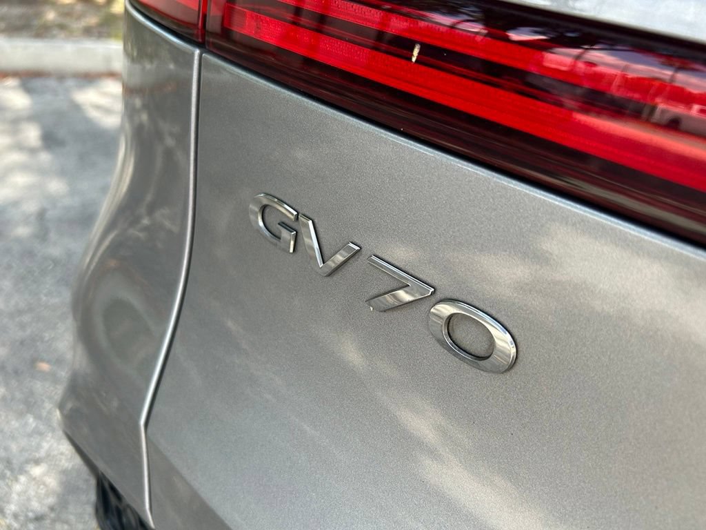 Used 2022 Genesis GV70 2.5T AWD/4WD image 35