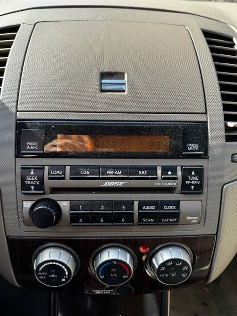 Used 2005 Nissan Altima 3.5 SE w/ (V01) Leather Pkg FWD image 43