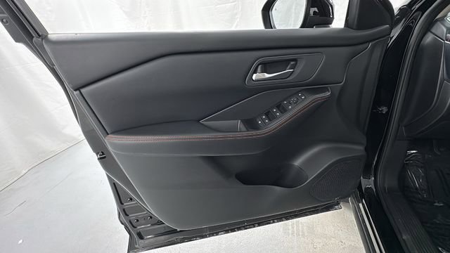 Certified 2025 Nissan Rogue SV AWD/4WD image 19