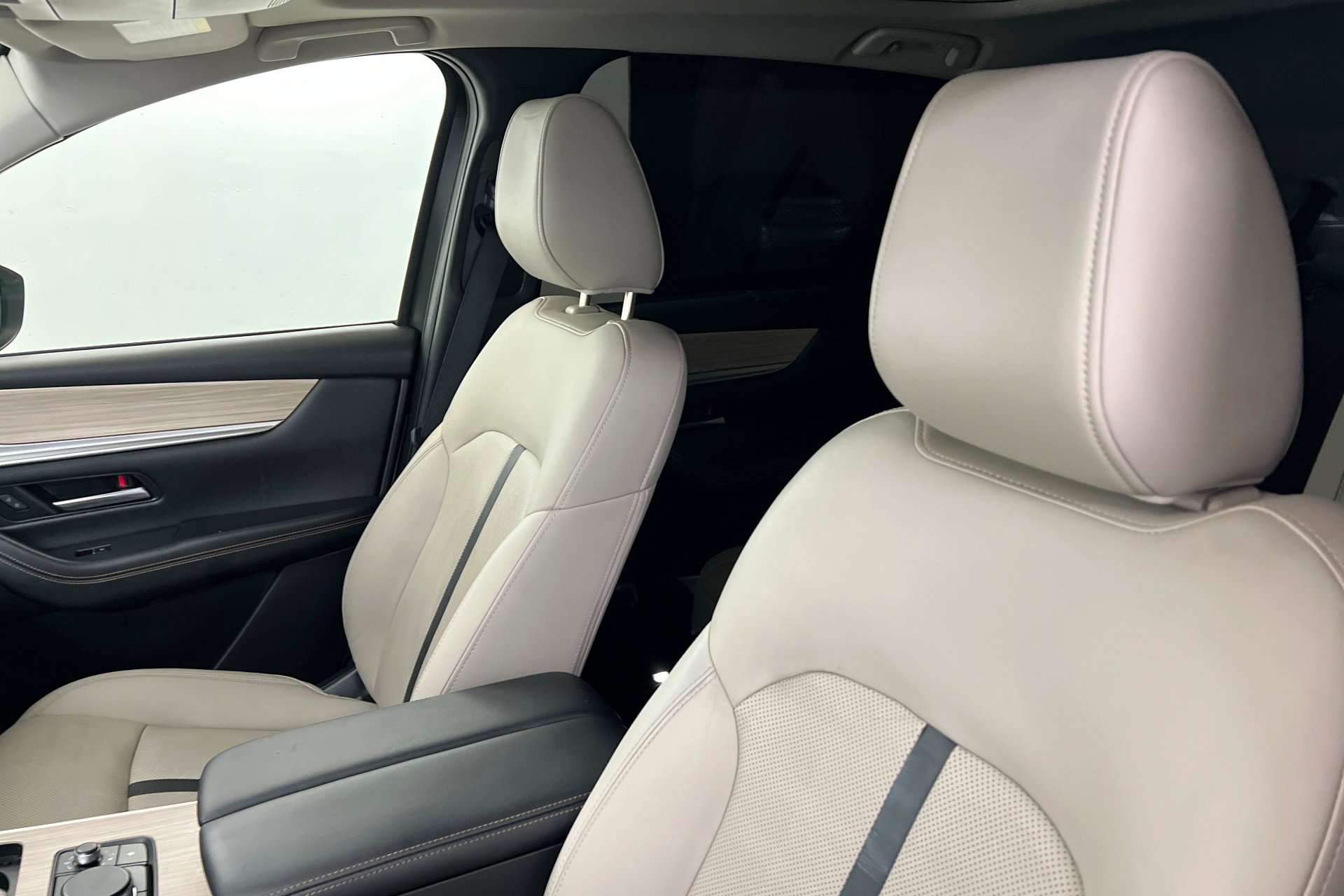 Used 2024 MAZDA CX-90 3.3 Turbo w/ Premium Package image 17