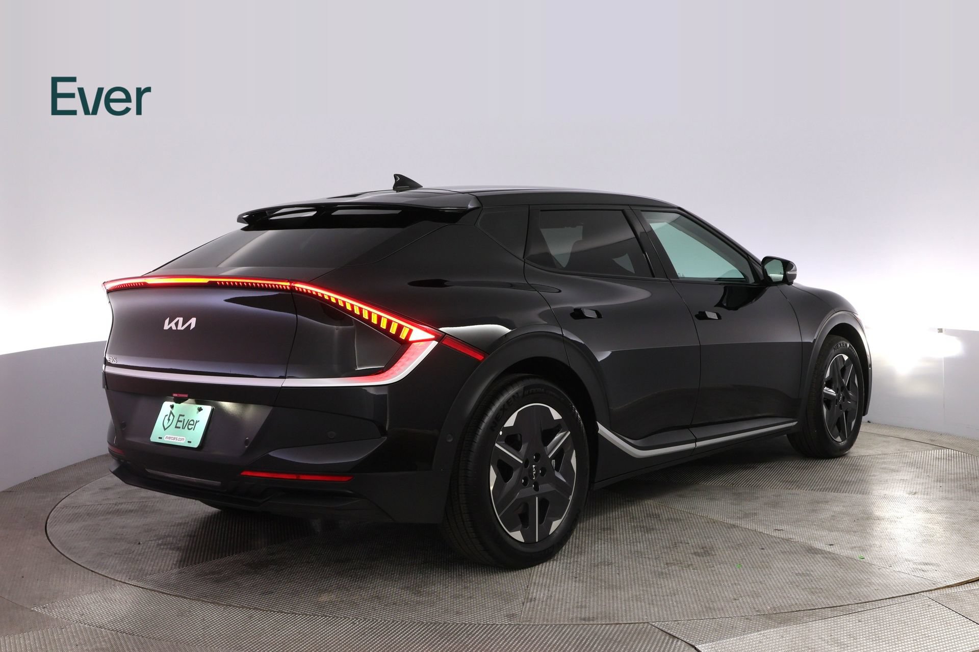 Used 2025 Kia EV6 Light w/ Light LR Technology Package RWD image 3