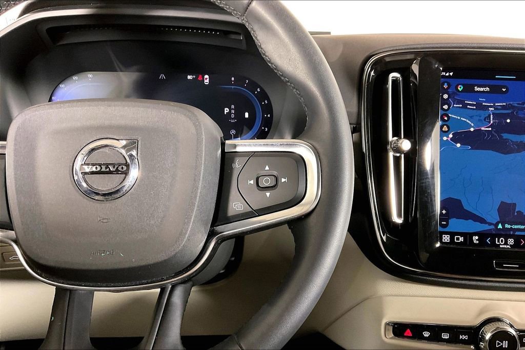 Used 2023 Volvo XC40 B5 Plus w/ Protection Package Premier AWD/4WD image 19