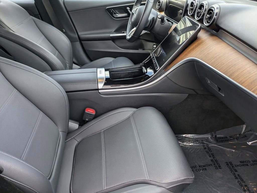 Used 2025 Mercedes-Benz C 300 4MATIC Sedan image 30