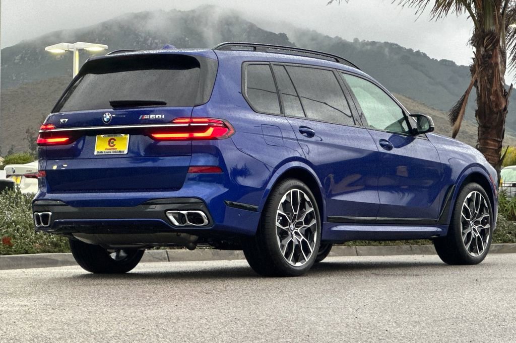 New 2026 BMW X7 M60i image 3