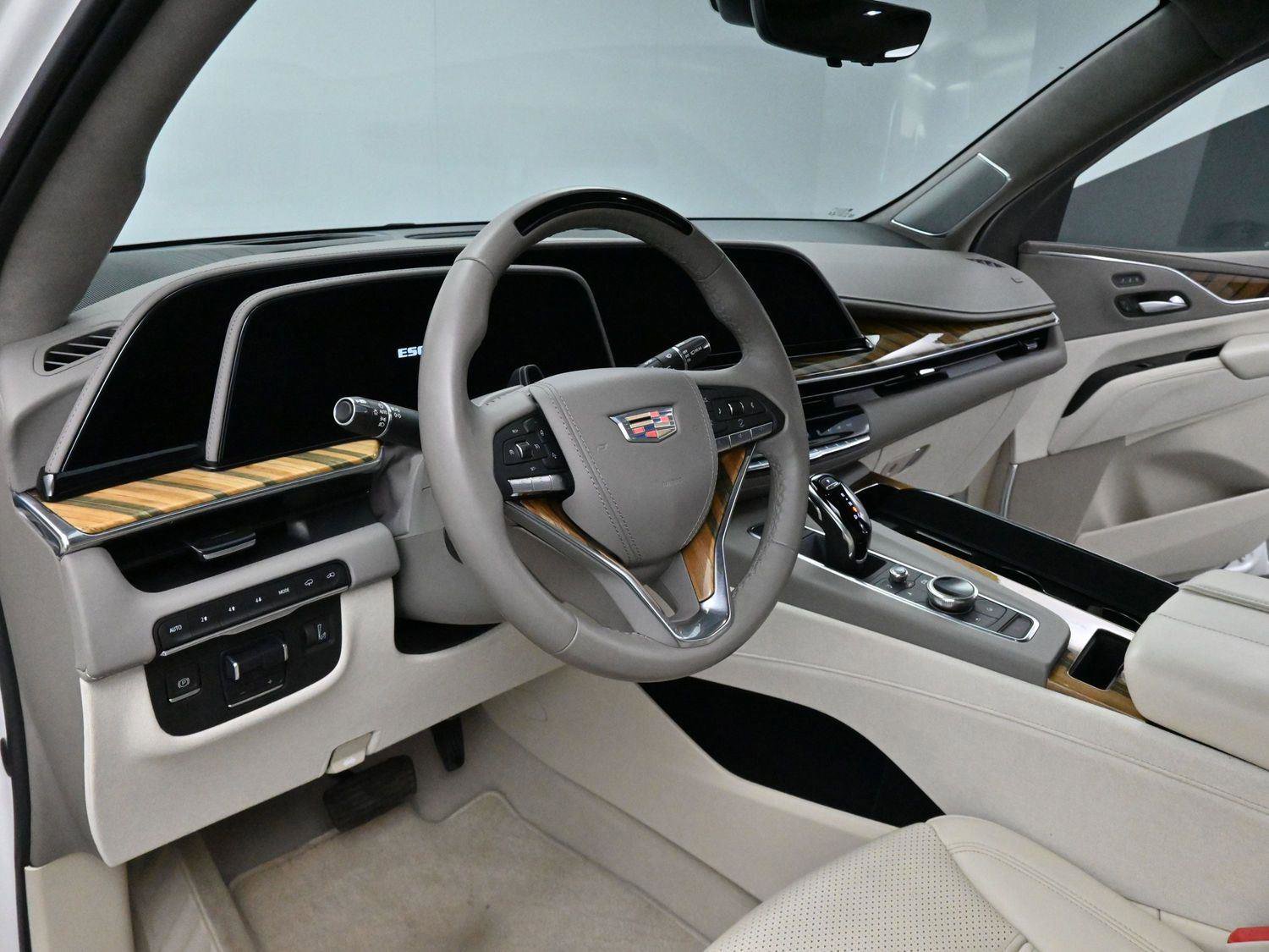 Certified 2022 Cadillac Escalade ESV Sport Platinum w/ Heavy-Duty Trailer Package image 19