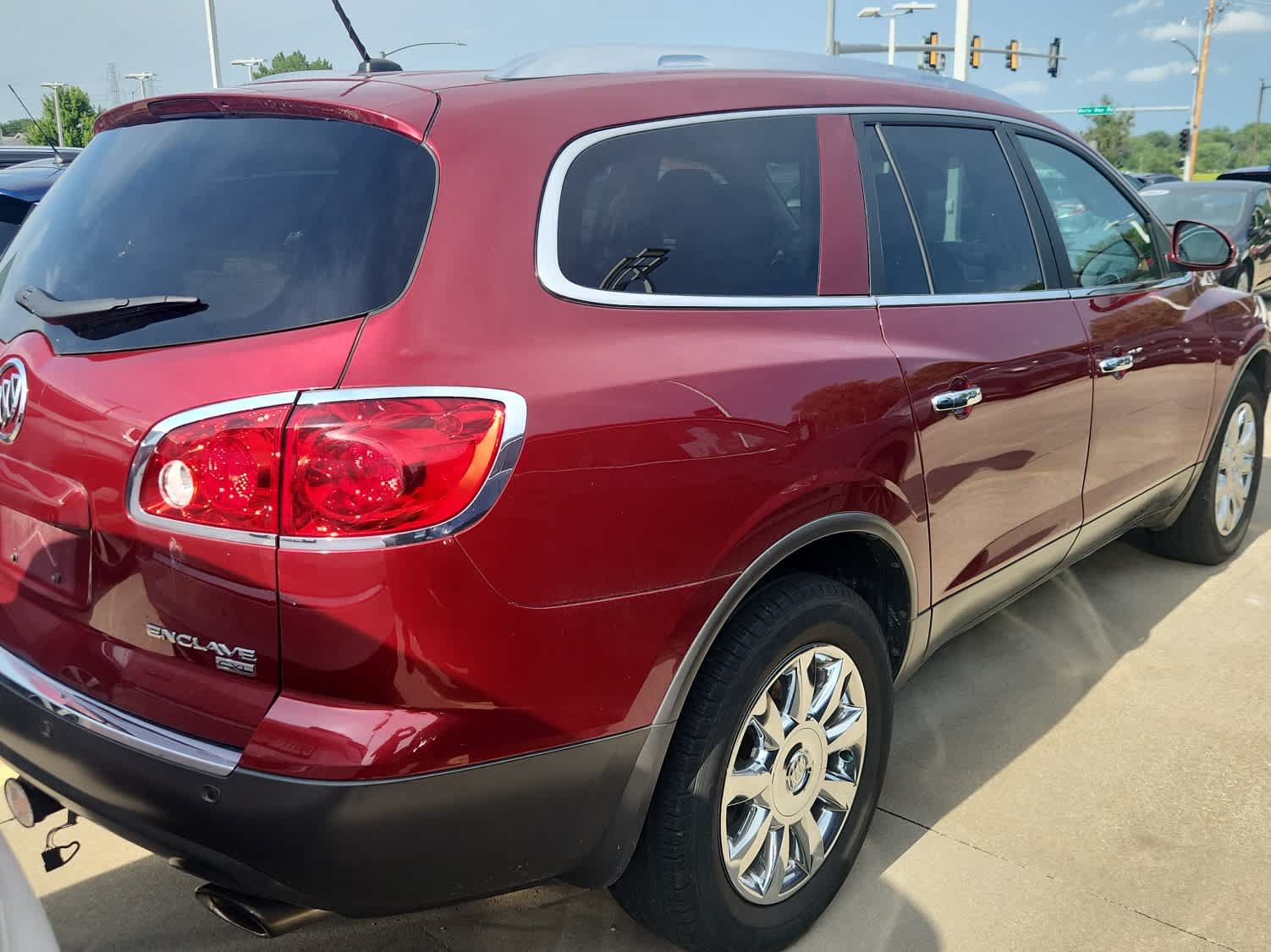 Used 2011 Buick Enclave CXL FWD image 5