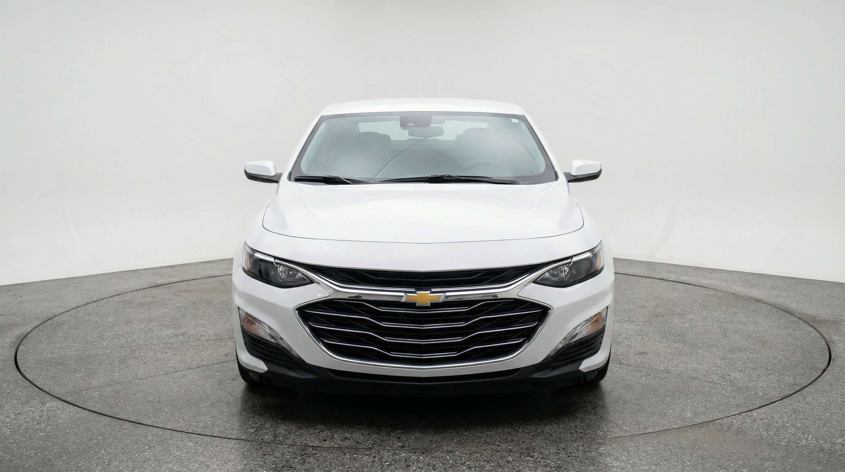 Used 2024 Chevrolet Malibu LT image 2