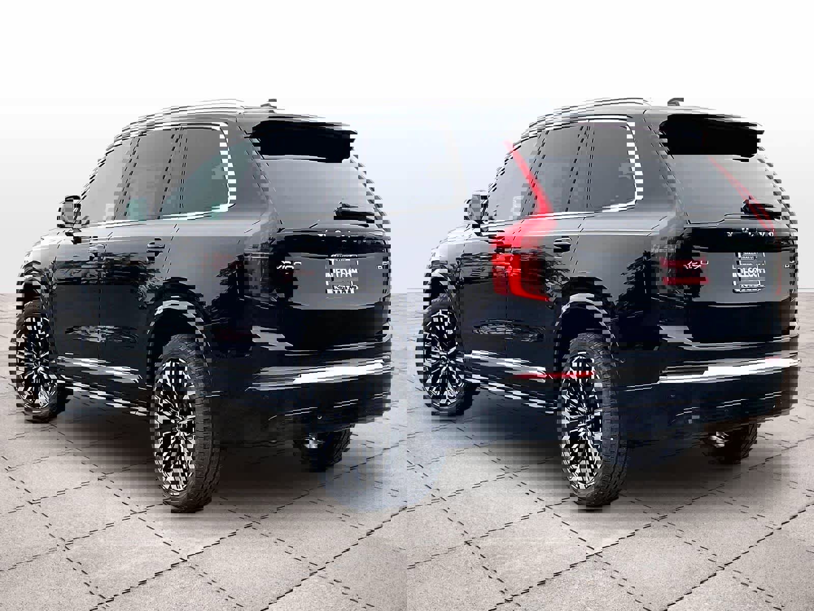 New 2026 Volvo XC90 B5 Plus w/ Protection Package AWD/4WD image 3