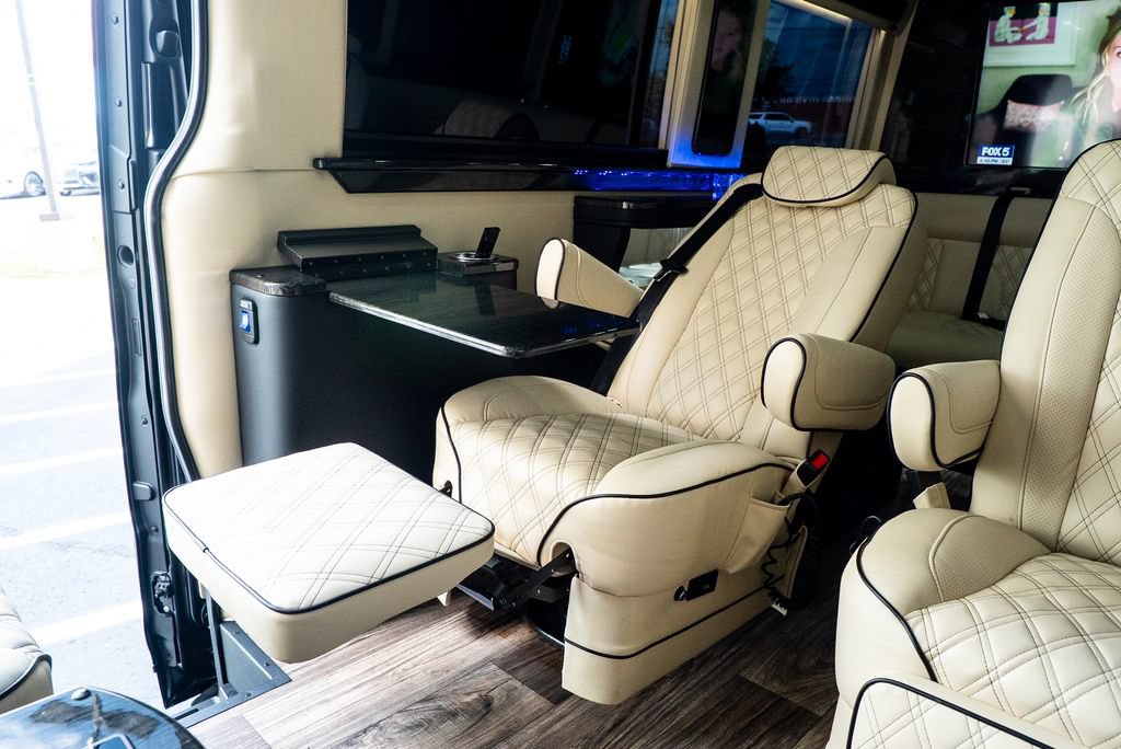 Used 2023 Mercedes-Benz Sprinter 3500 image 38