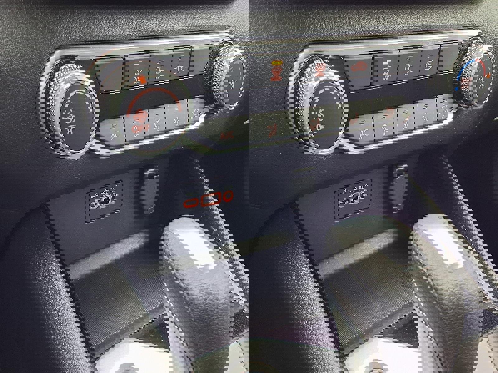 Used 2024 Nissan Altima 2.5 SV image 12