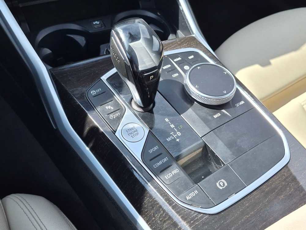 Used 2019 BMW 330i xDrive Sedan w/ Driving Assistance Package image 15