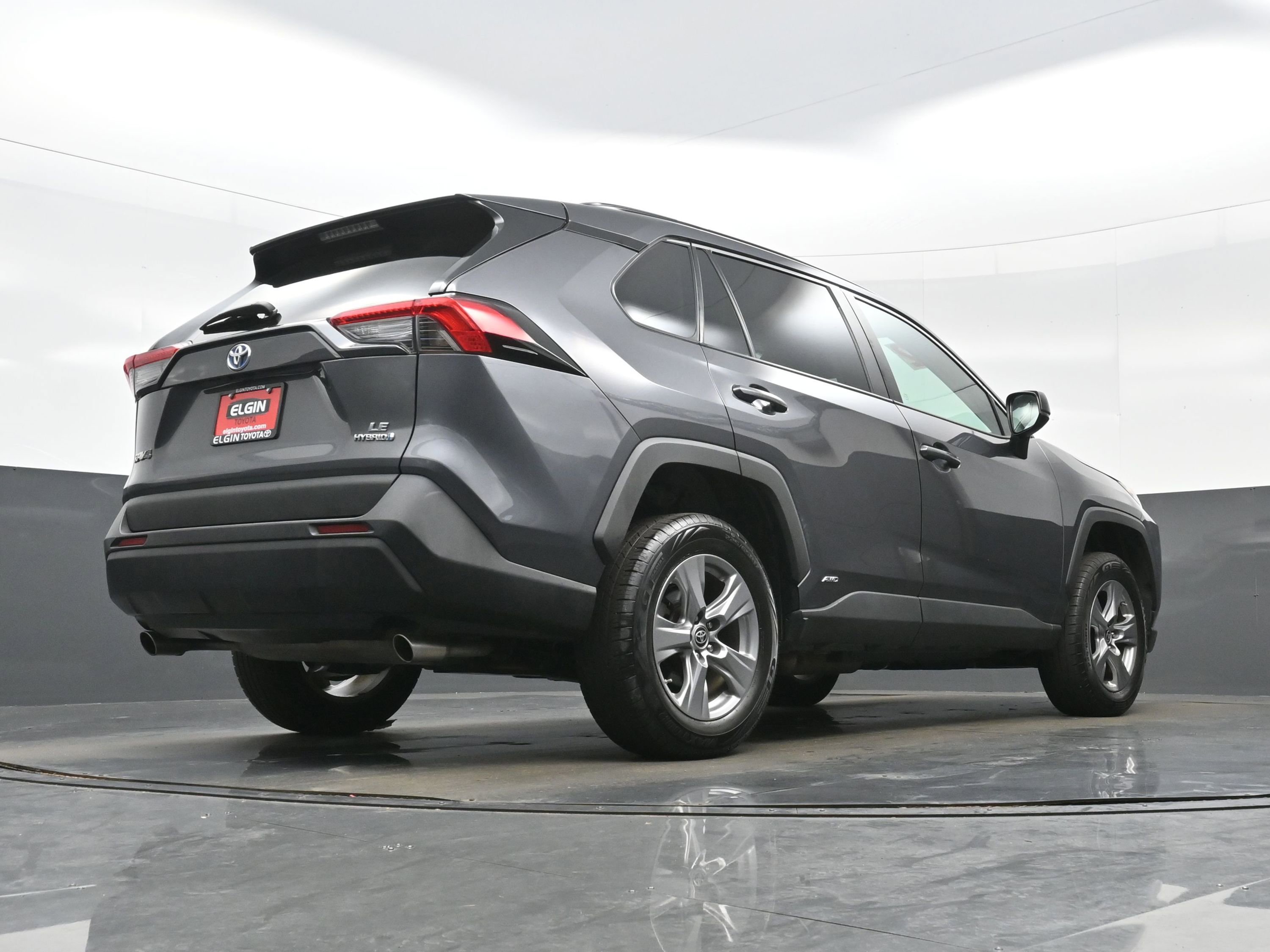 Used 2022 Toyota RAV4 LE AWD/4WD image 29