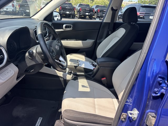 Used 2021 Hyundai Venue SEL FWD image 11