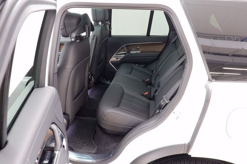 New 2025 Land Rover Range Rover SE AWD/4WD image 15