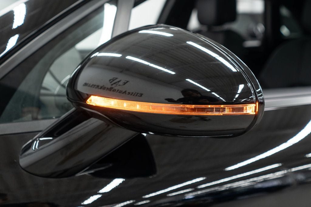 Used 2023 Porsche Macan AWD/4WD image 43