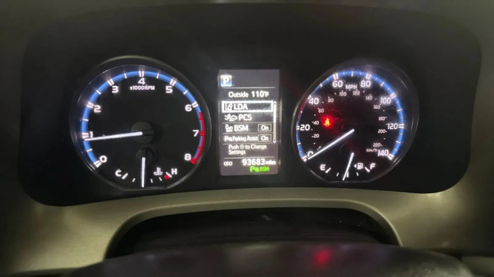 Used 2018 Toyota RAV4 XLE FWD image 12