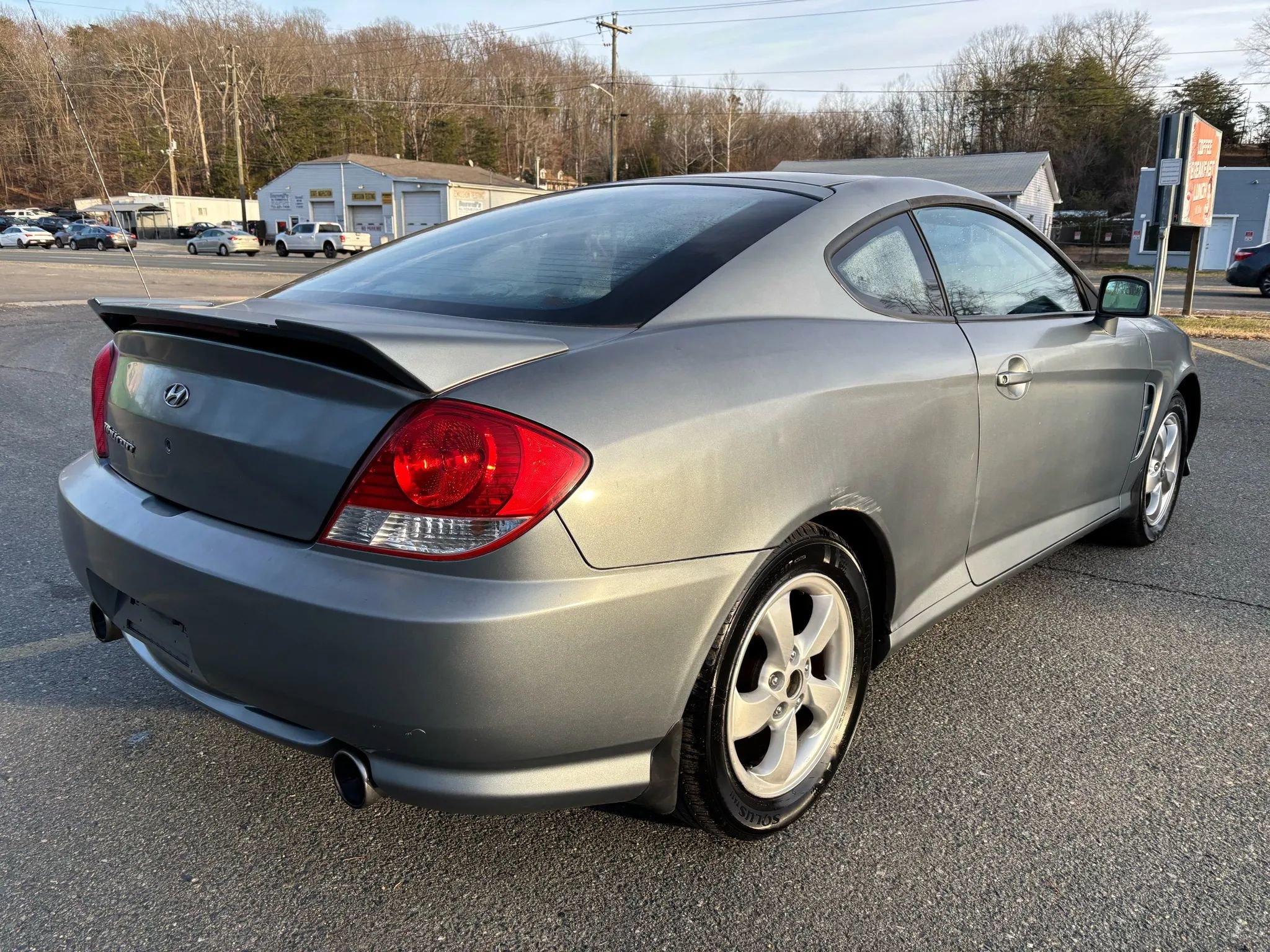 Used 2006 Hyundai Tiburon GS image 9