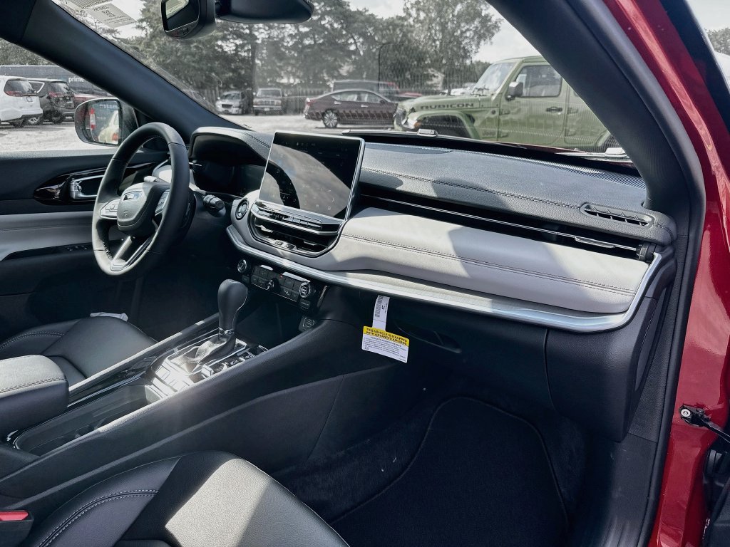 New 2026 Jeep Compass Limited AWD/4WD image 33