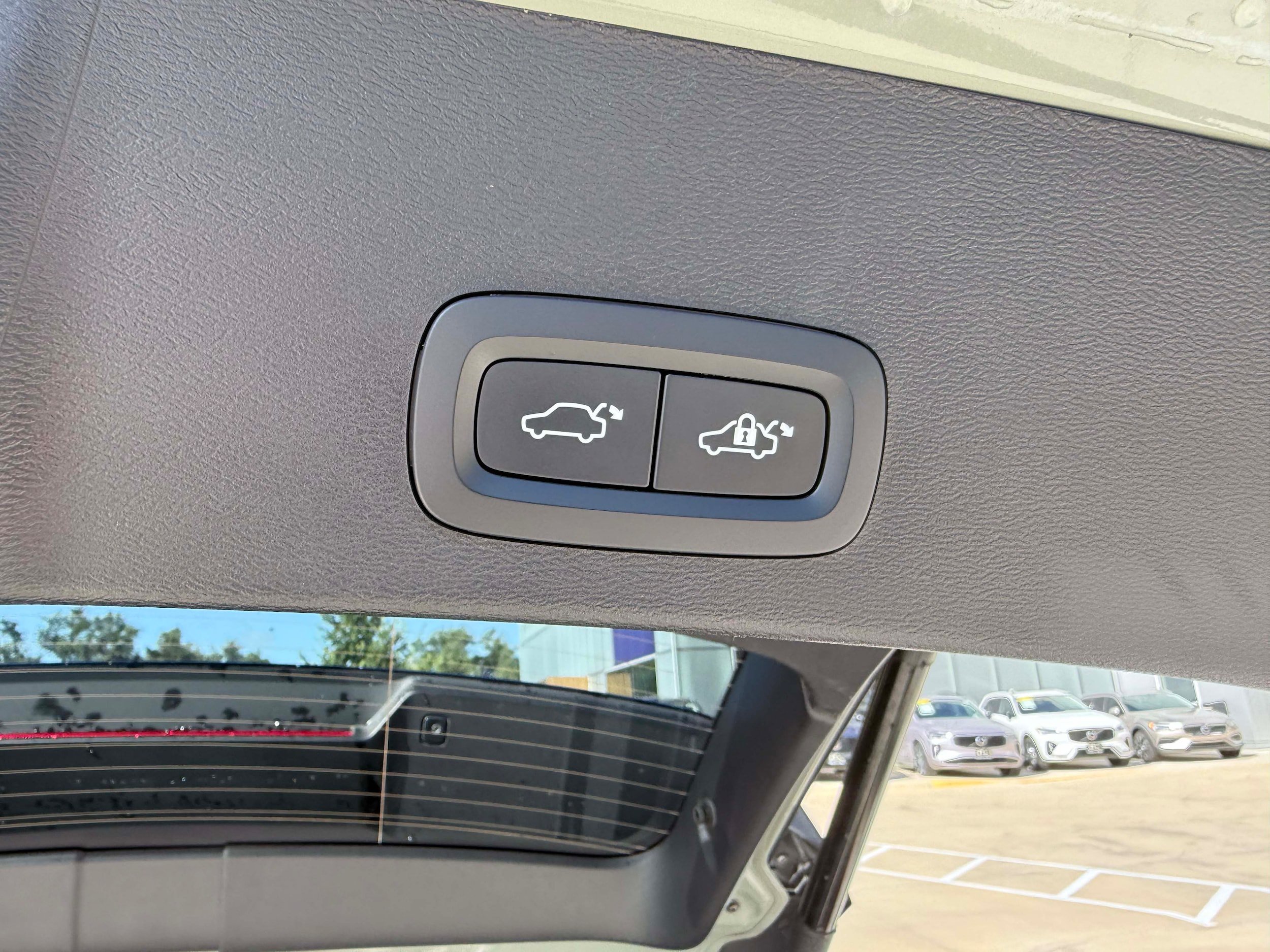 Certified 2023 Volvo XC40 Recharge Ultimate AWD/4WD image 29