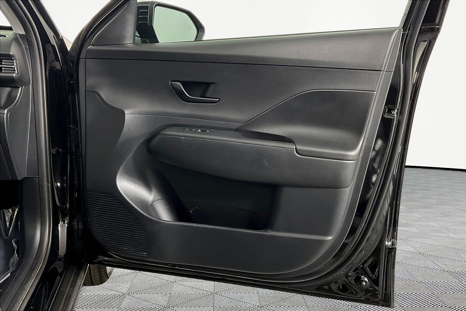 Used 2026 Hyundai Kona SE FWD image 25