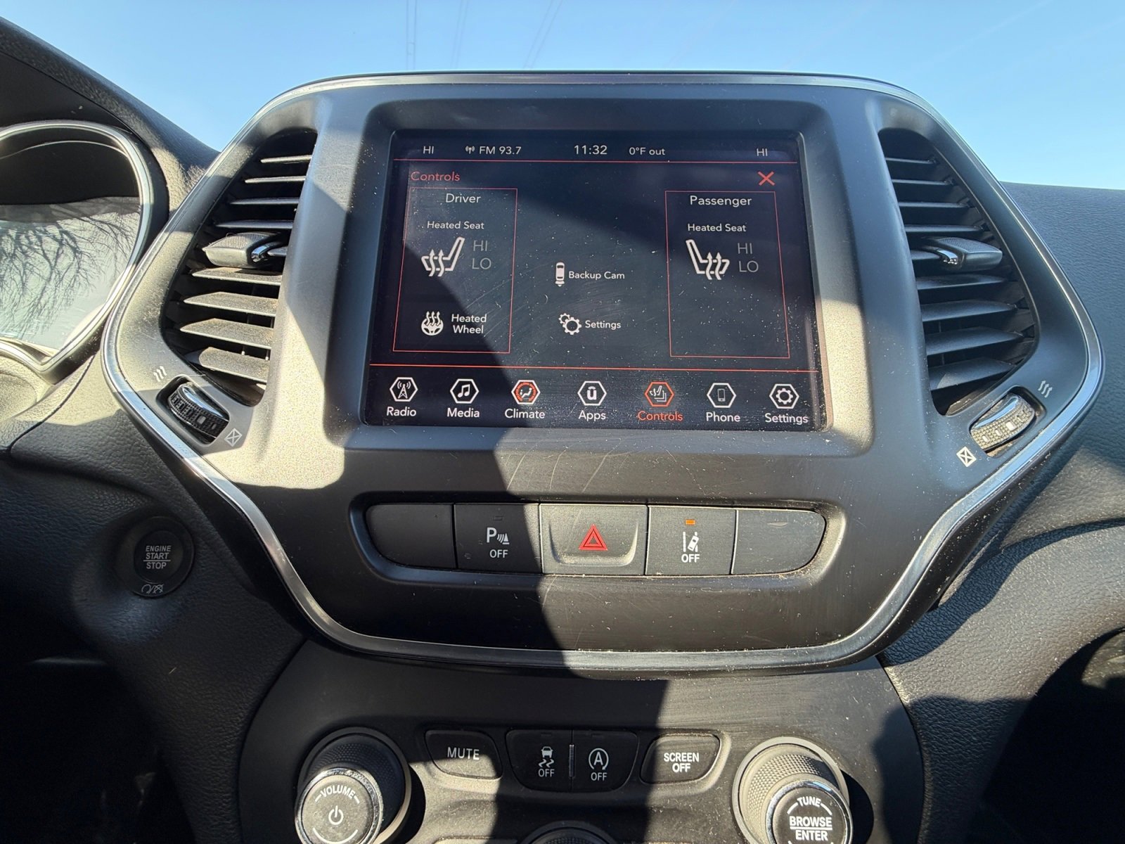 Used 2022 Jeep Cherokee Latitude Lux w/ Sun & Sound Group image 25