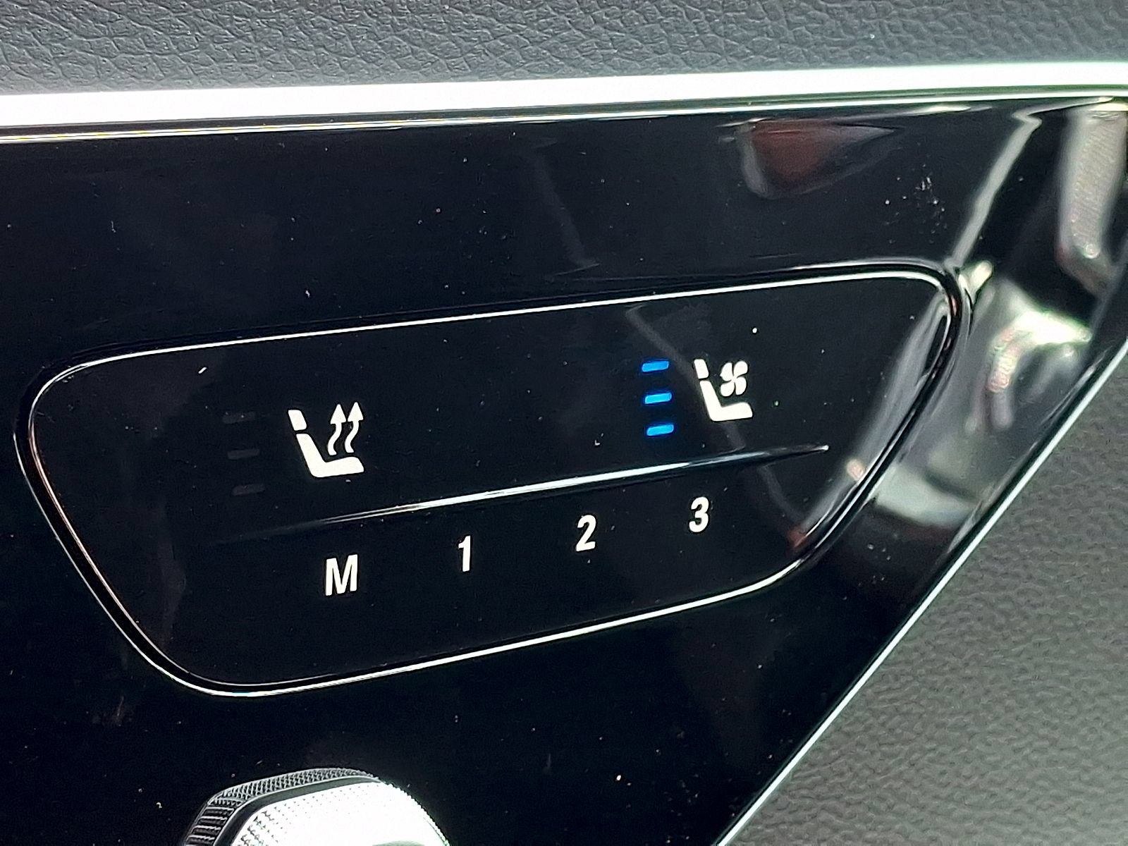New 2026 Mercedes-Benz E 350 4MATIC Sedan image 18