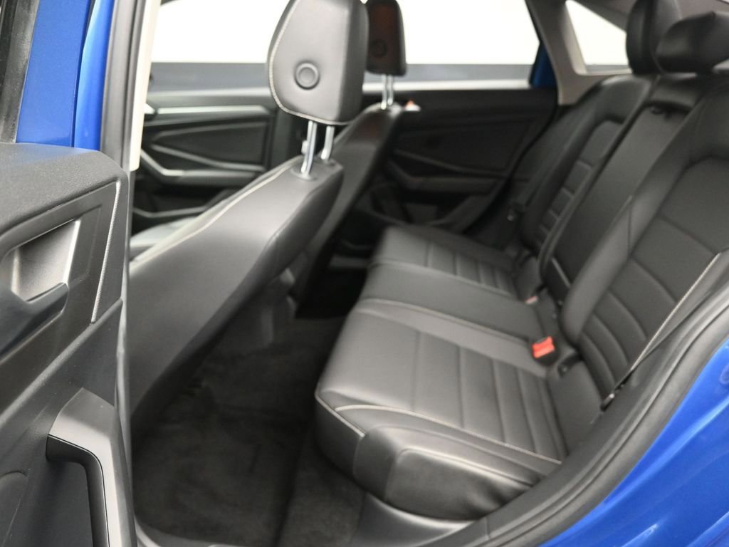 Used 2022 Volkswagen Jetta SE FWD image 11