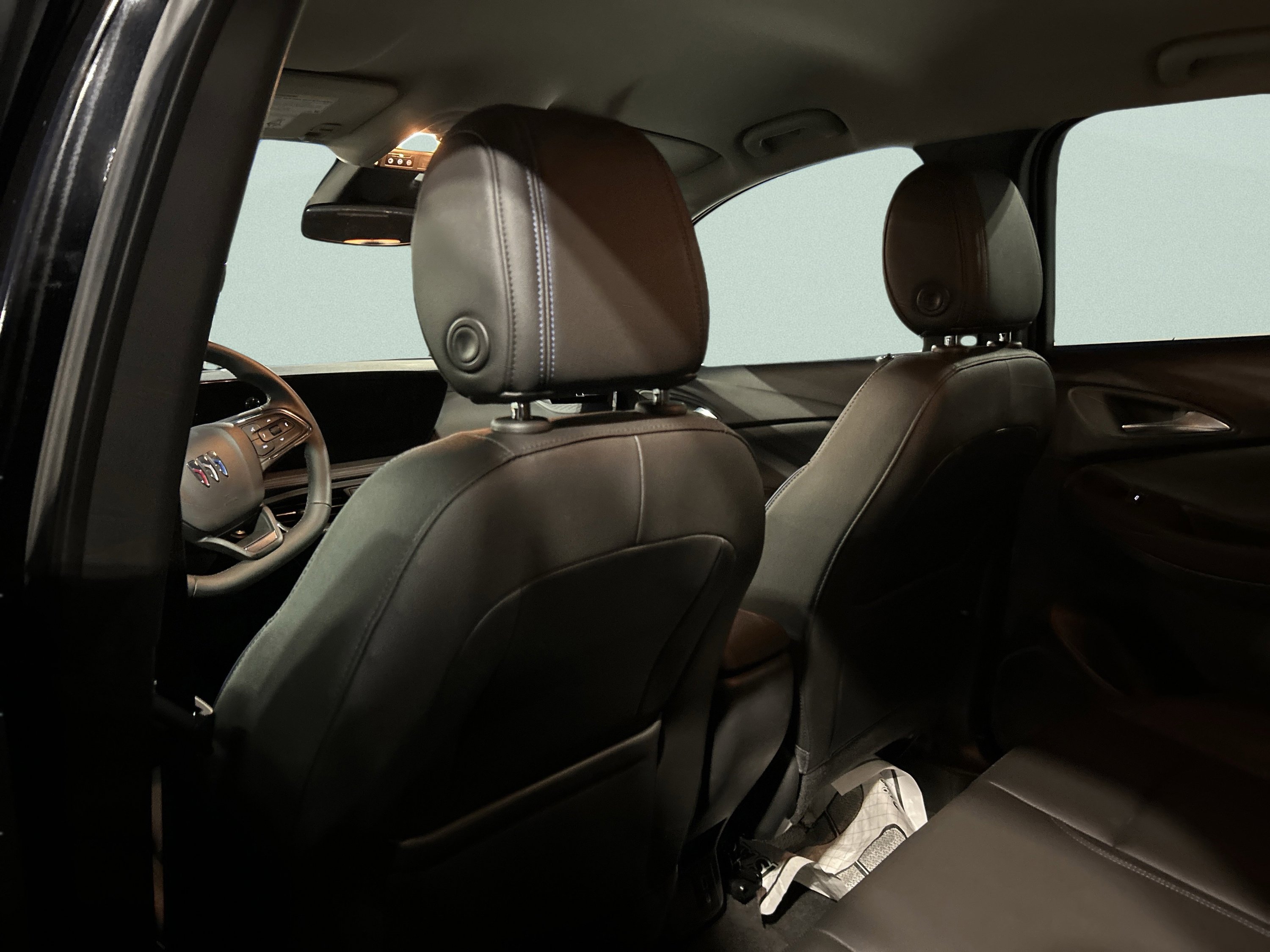 Used 2025 Buick Encore GX Sport Touring image 31