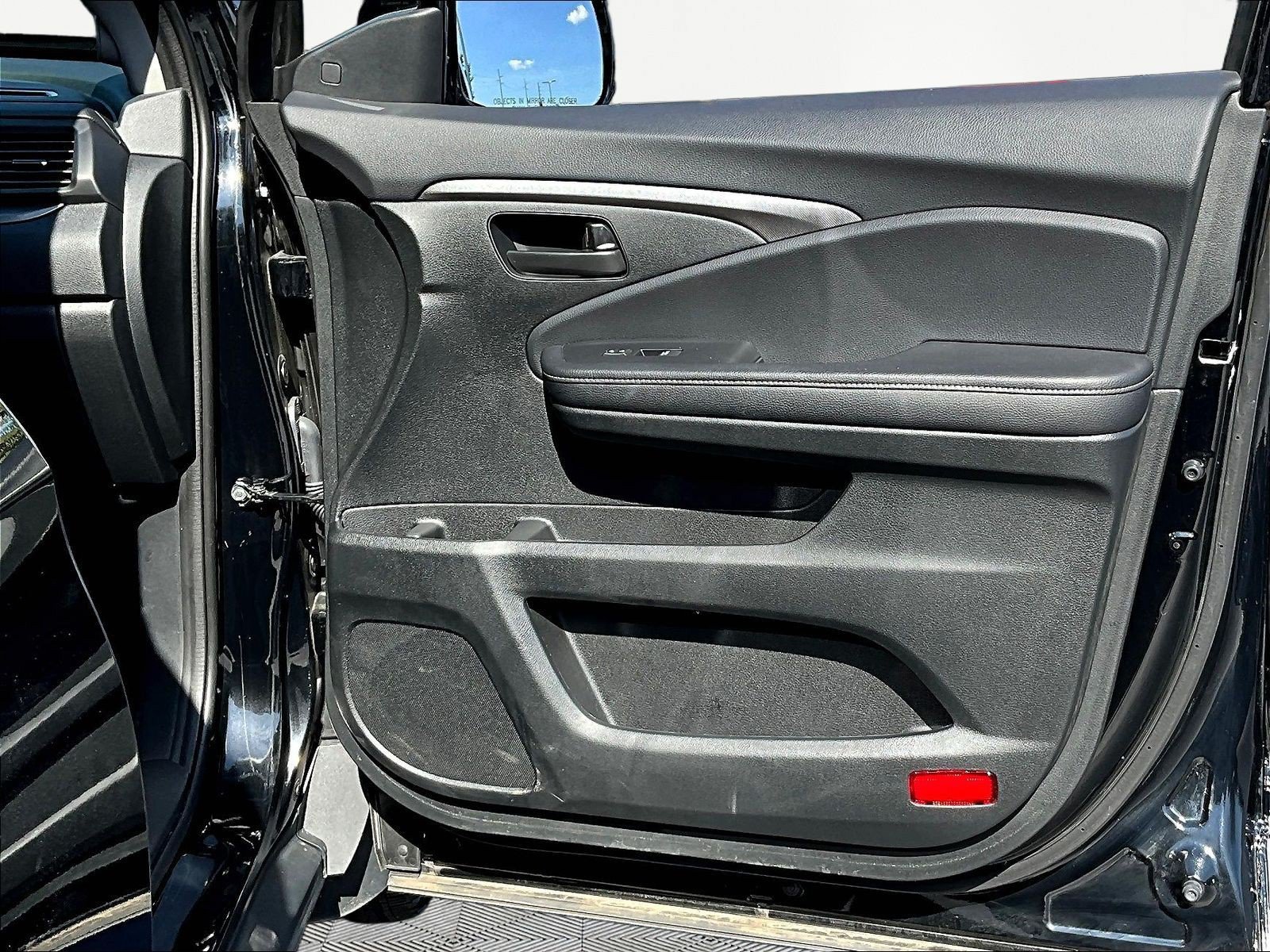 Certified 2025 Honda Ridgeline Sport image 29