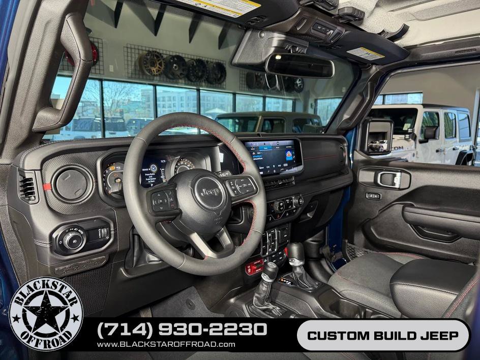 Used 2025 Jeep Wrangler Unlimited Rubicon AWD/4WD image 13