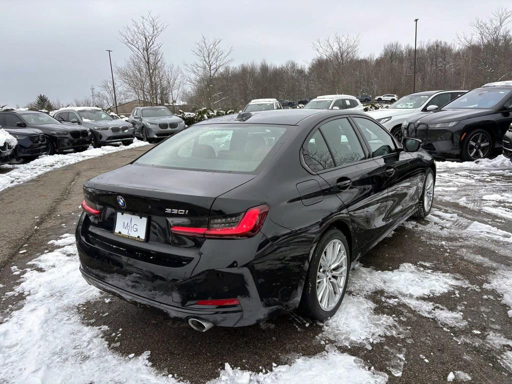 Certified 2023 BMW 330i xDrive Sedan w/ Driving Assistance Package image 7