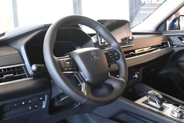Used 2024 Mitsubishi Outlander GT AWD/4WD image 34