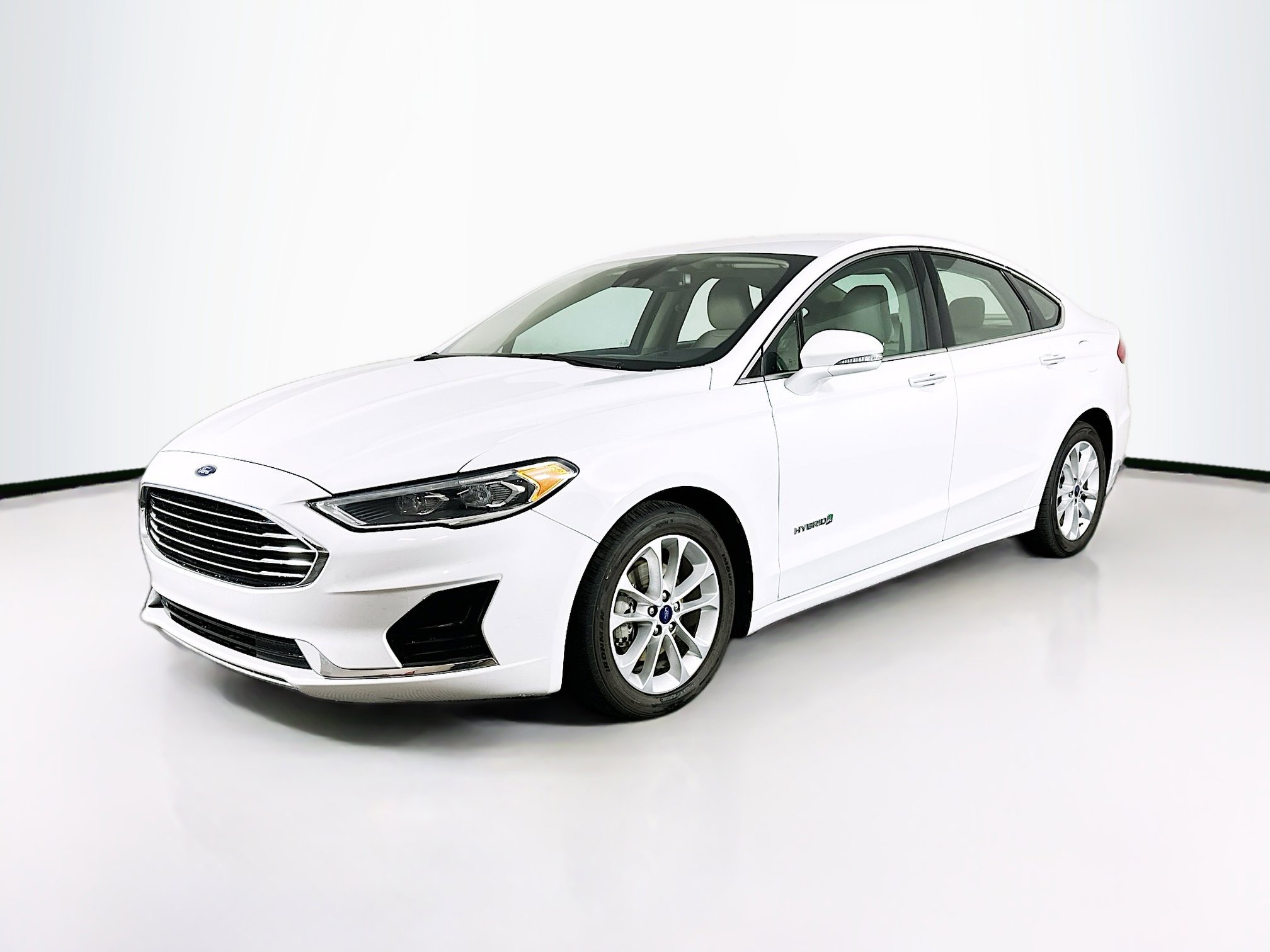 Used 2019 Ford Fusion SEL image 3