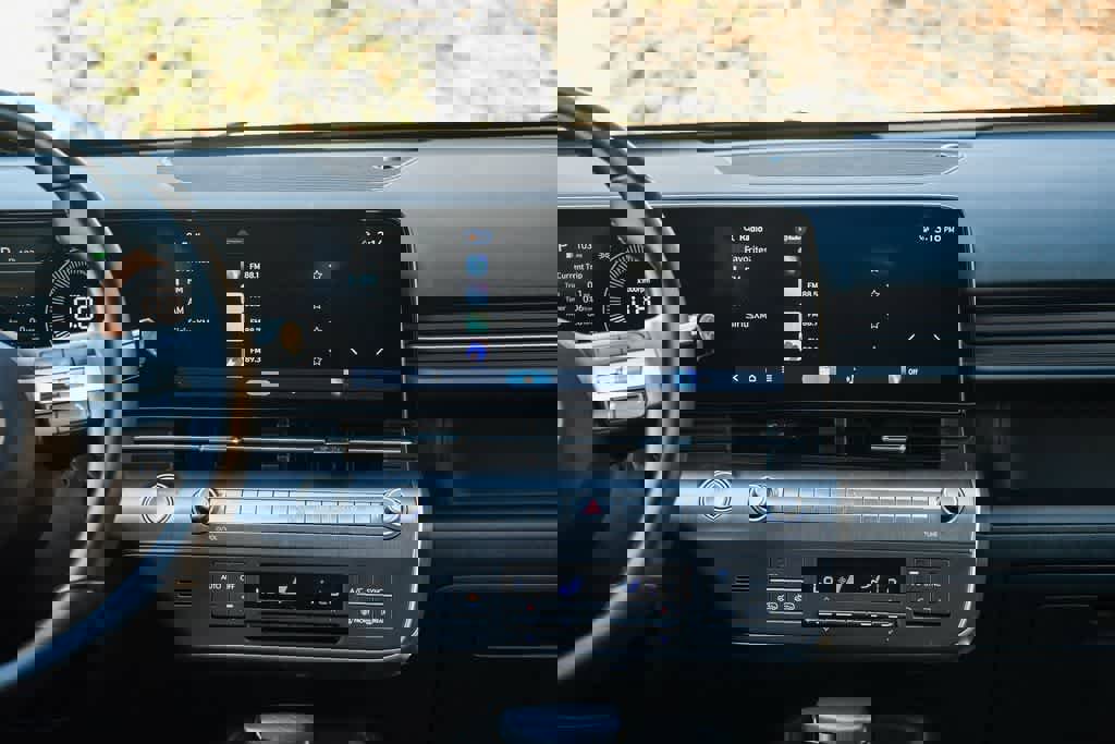 Used 2024 Hyundai Kona SEL FWD image 13