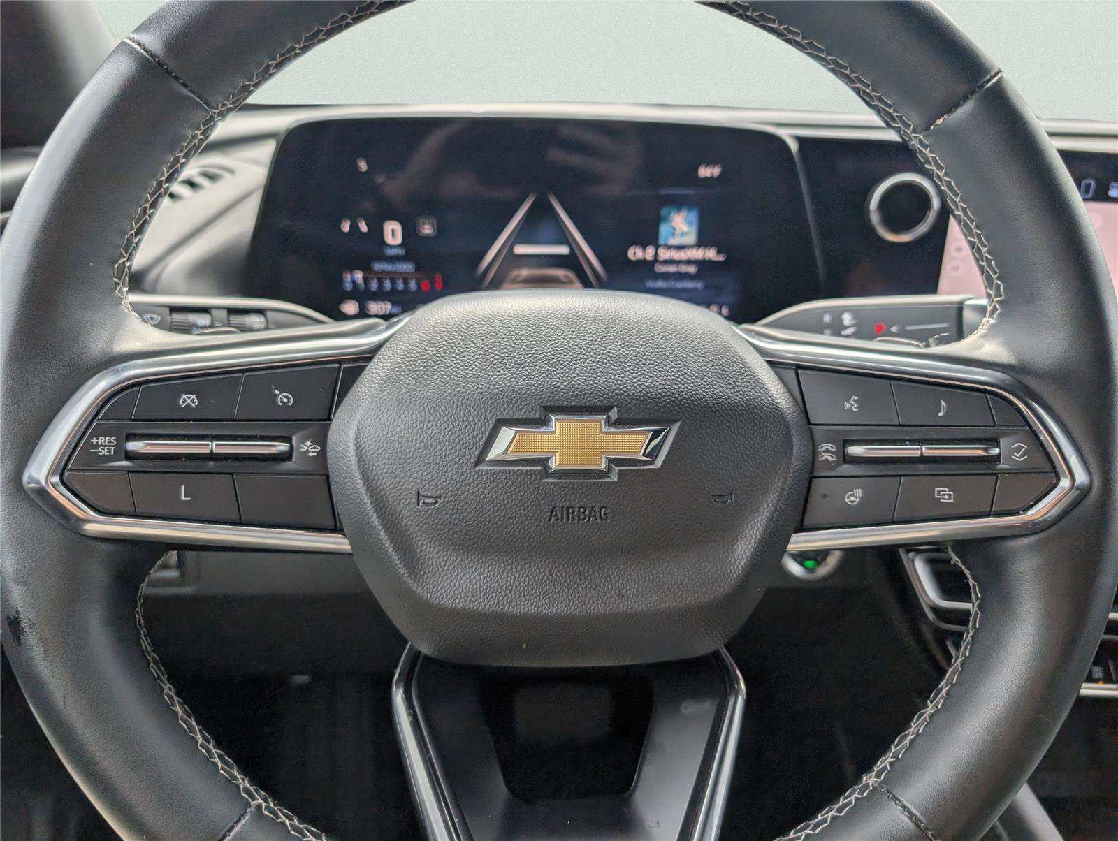 Used 2024 Chevrolet Traverse LT image 22