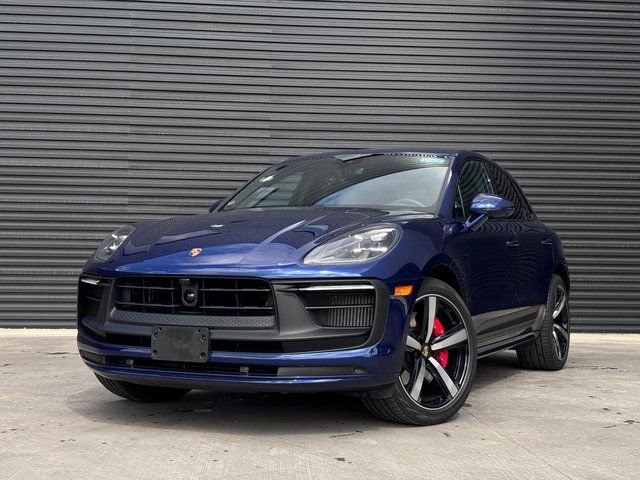Certified 2024 Porsche Macan GTS image 1