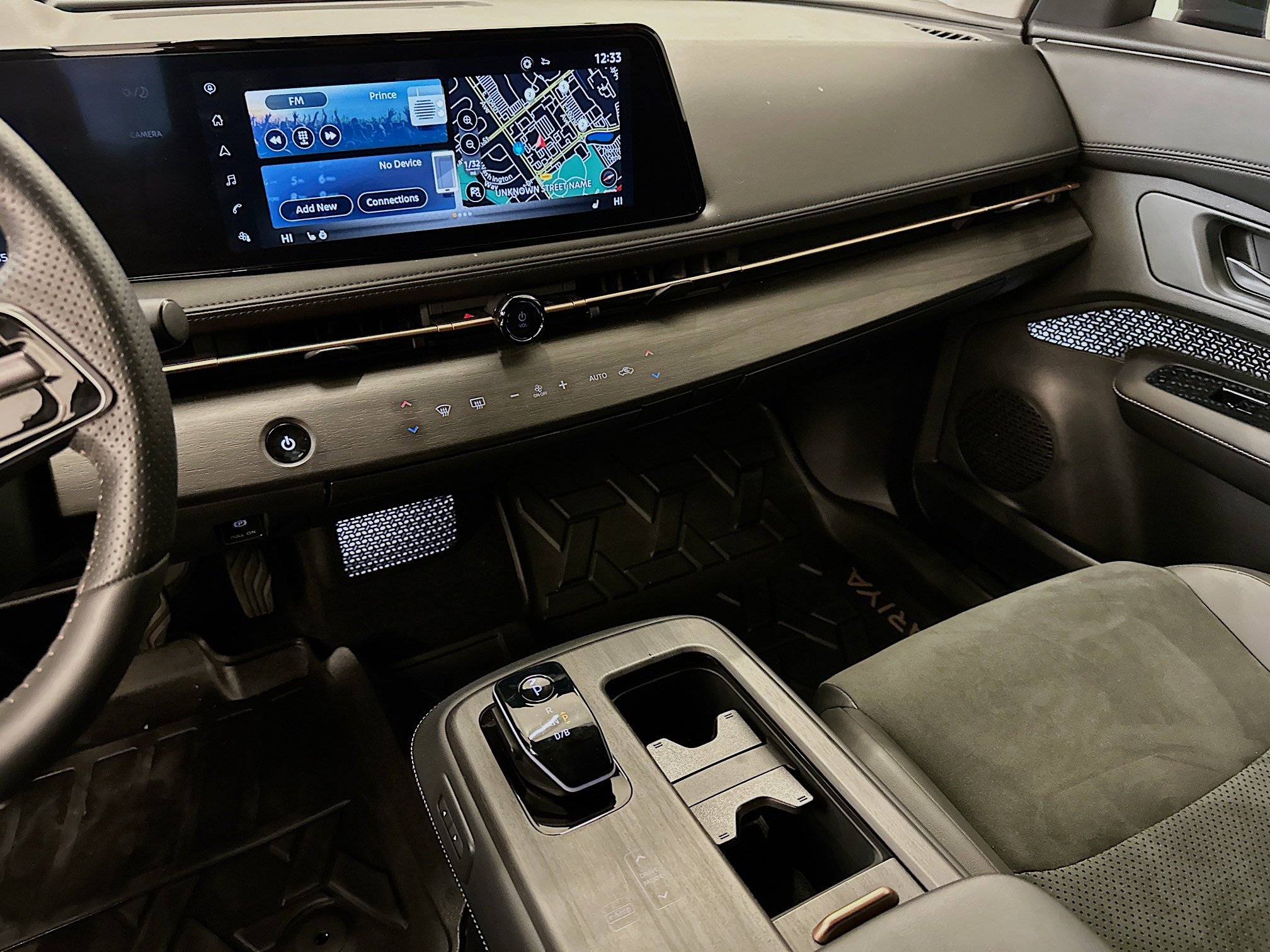 Used 2023 Nissan Ariya AWD image 26